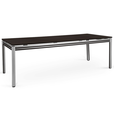 Mehrzwecktisch mit Zierleiste